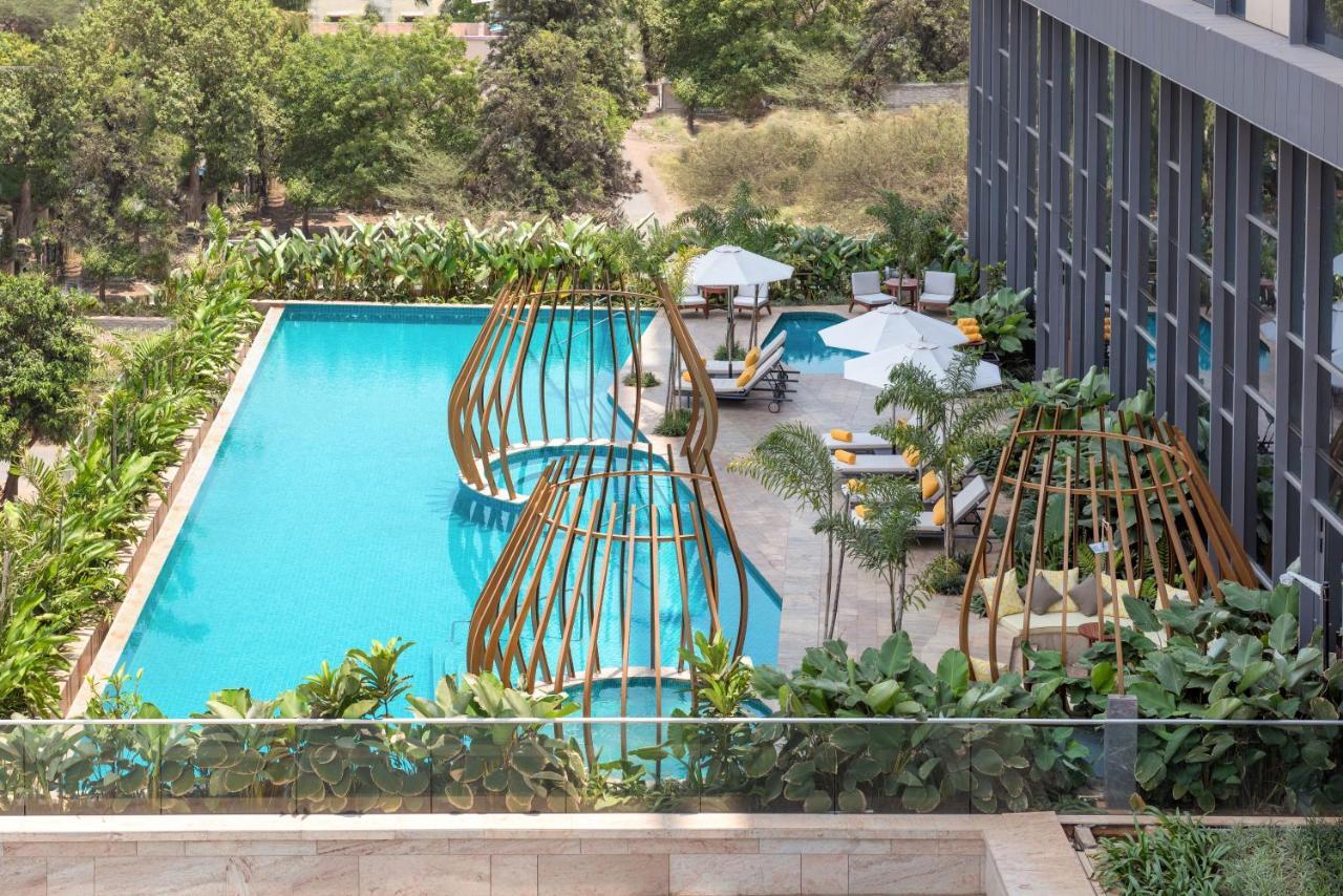 Radisson Blu Hotel & Spa, Nashik Buitenkant foto