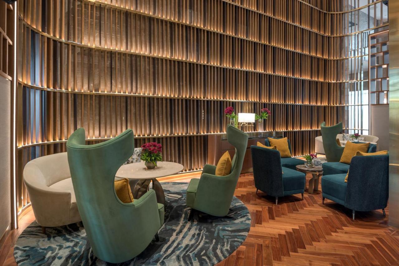 Radisson Blu Hotel & Spa, Nashik Buitenkant foto
