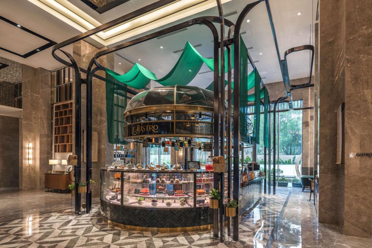 Radisson Blu Hotel & Spa, Nashik Buitenkant foto