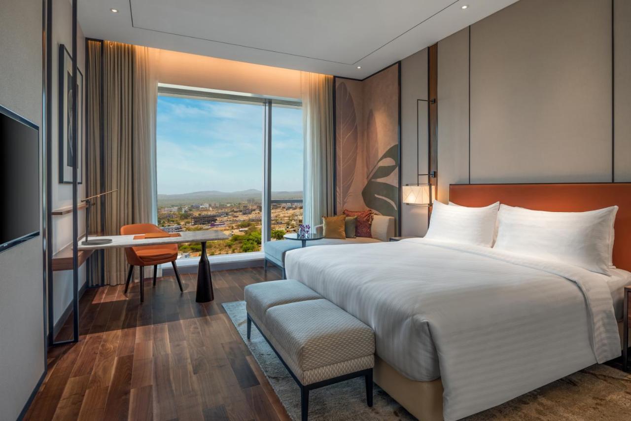 Radisson Blu Hotel & Spa, Nashik Buitenkant foto