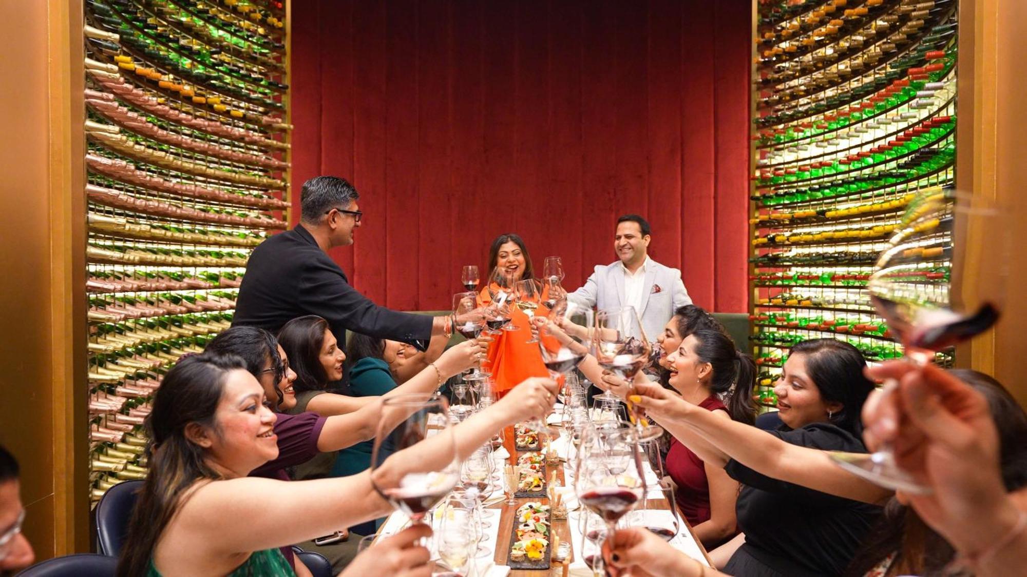 Radisson Blu Hotel & Spa, Nashik Buitenkant foto