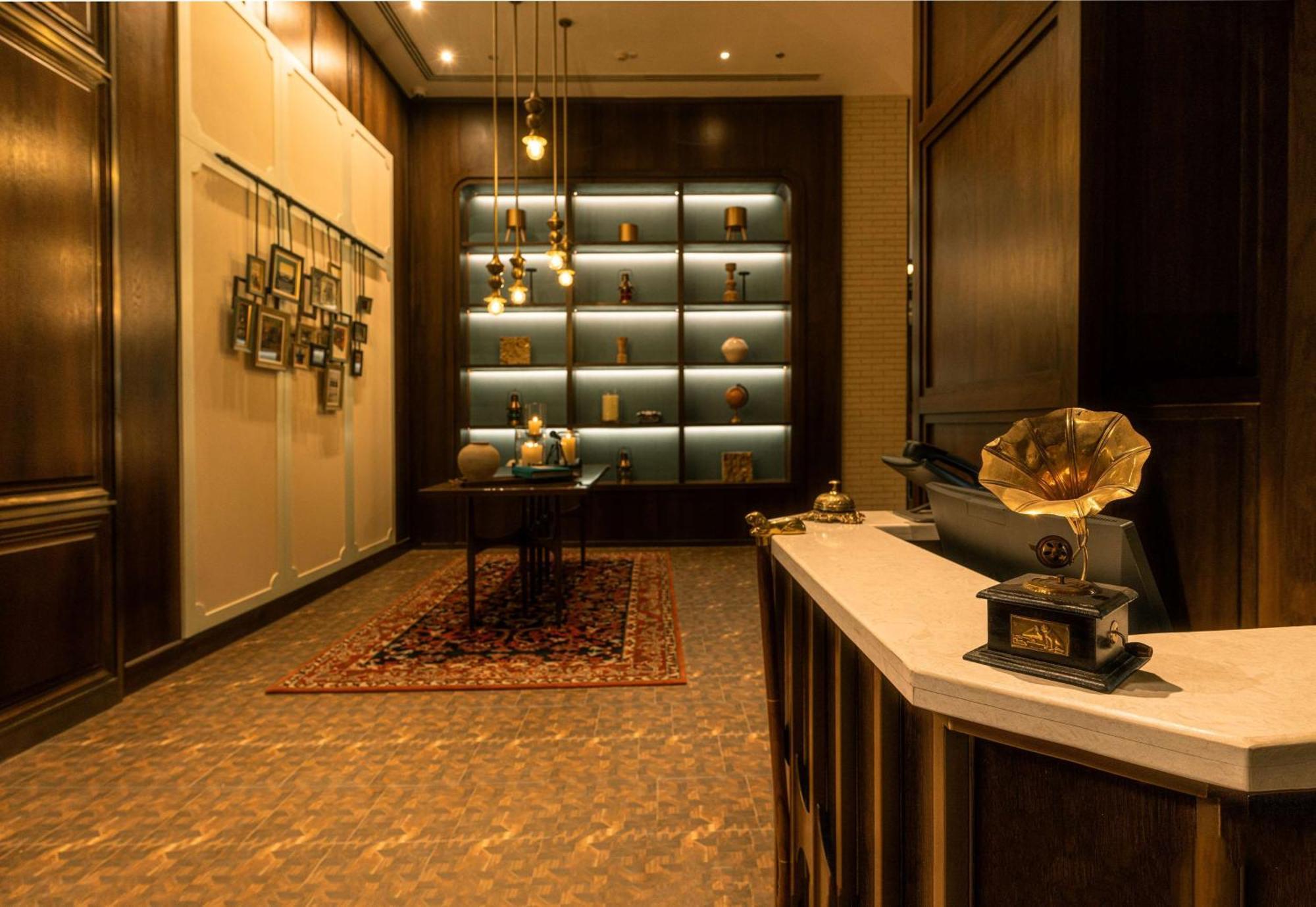 Radisson Blu Hotel & Spa, Nashik Buitenkant foto